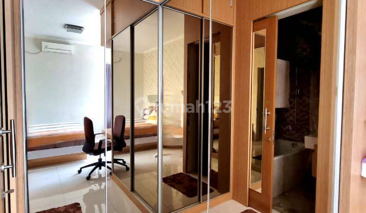 Rumah 2 Lantai Depan Taman Di Discovery Bintaro Sektor 9