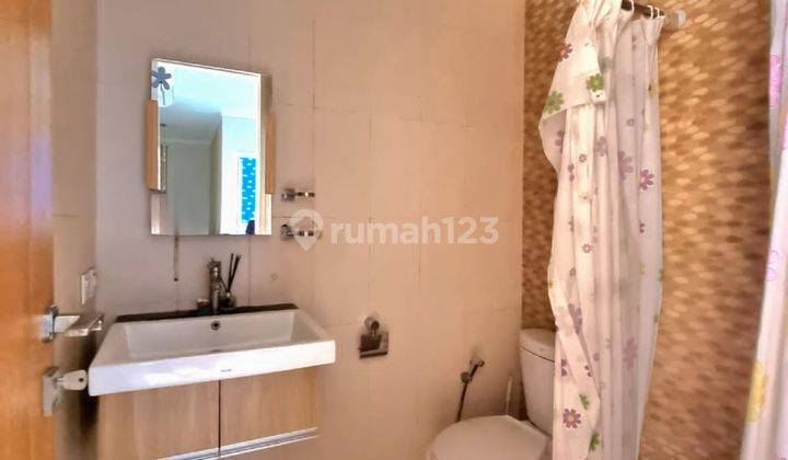 Rumah 2 Lantai Depan Taman Di Discovery Bintaro Sektor 9