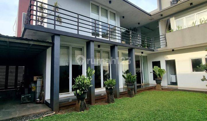 Rumah Shm Ada Rooftop Kamar Utama Dibawah  Halaman Luas Bintaro 1