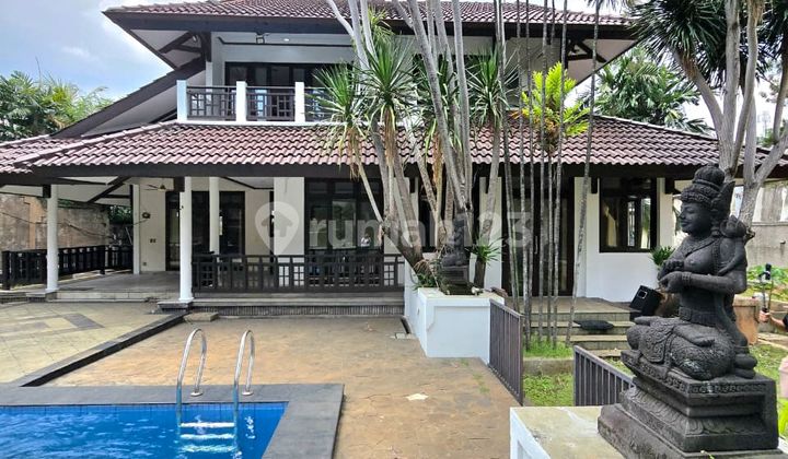 Rumah Dengan Halaman Luas Terawat Lokasi Strategis Di Antasari