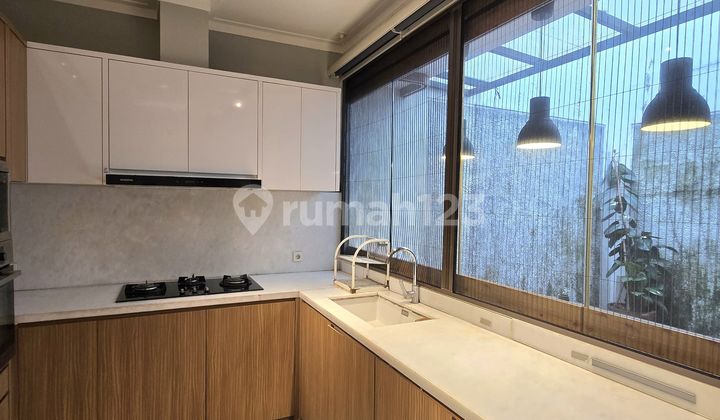 Rumah Semi Furnished Bebas Banjir di Discovery Bintaro Sektor 9