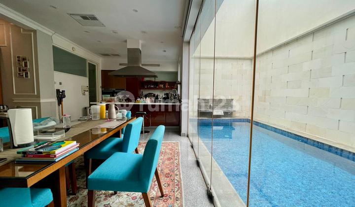 Premium Location Luxury House Suitable for Investment in SCBD