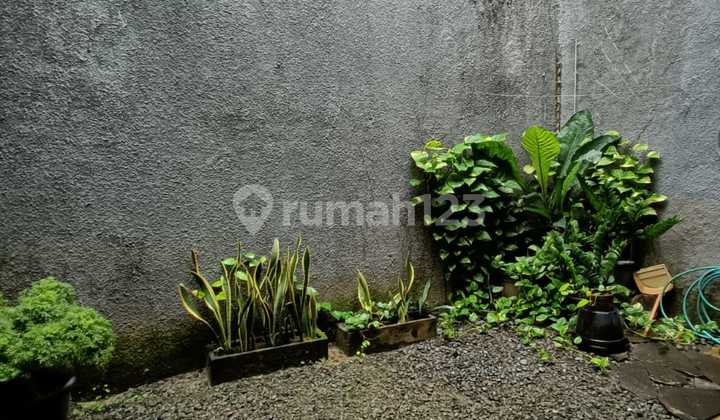 Secondary House Location Near MRT and KRL Station in Pondok Ranji 2