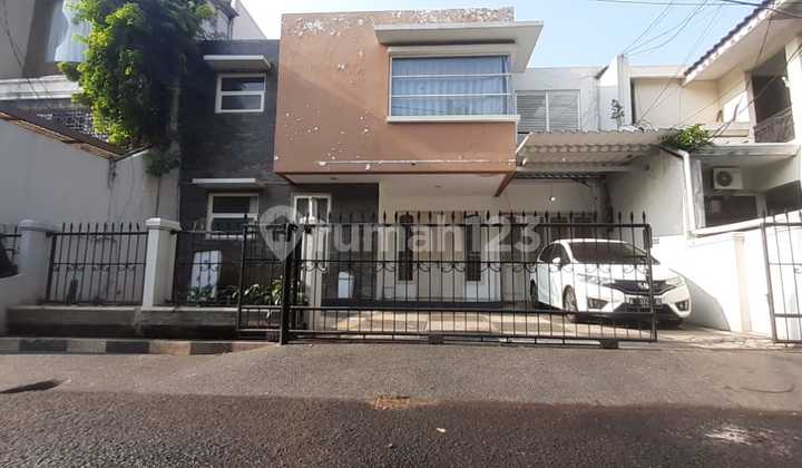 Rumah Dalam Cluster Eksklusive Hadap Selatan Shm Di Tebet 2