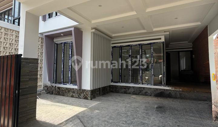 Beautiful New House, Strategic Location Near the Station in Jurangmangu 2