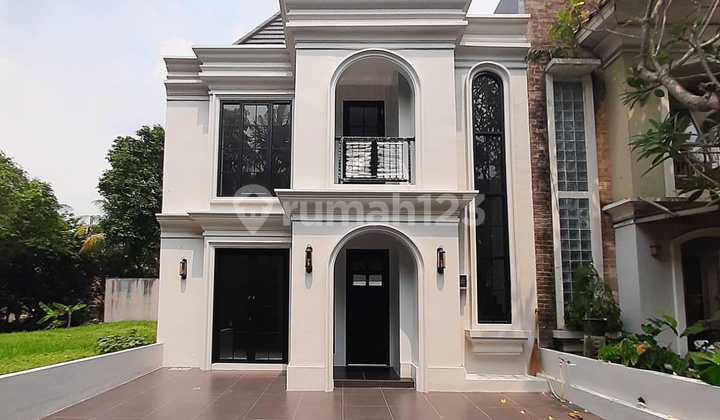 New American Classic Design House in Bintaro Jaya Sector 9