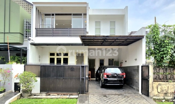 Well-Maintained 2-Story House in a Highly Strategic Location at Pondok Indah