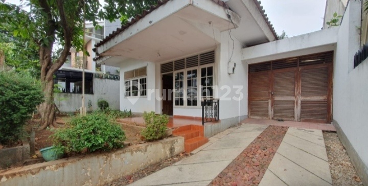 Rumah Klasik Tanah Luas Berlokasi Di Perumahan Bintaro Sektor 1 Rumah Klasik Tanah Luas Berlokasi Di Perumahan Bintaro Sektor 1