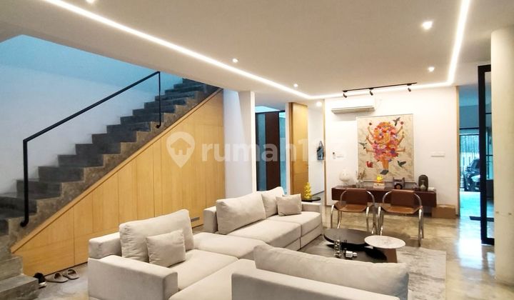 Rumah.cantik.siap.huni Dengan.sirkulasi.udara dan Pencahayaan.bintaro.jakarta.selatan 2