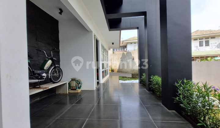 Rumah Siap Huni Halaman  Luas Dalam Cluster Sektor 9 Bintaro