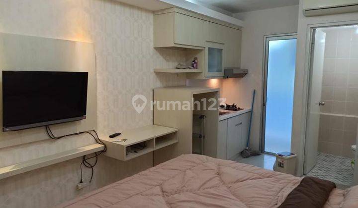 kamar tidur apartemen full furnished green palace