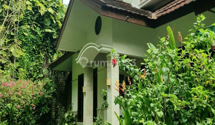 Rumah Ngantong Area Kemang Dekat Pintu Tol Jor 1