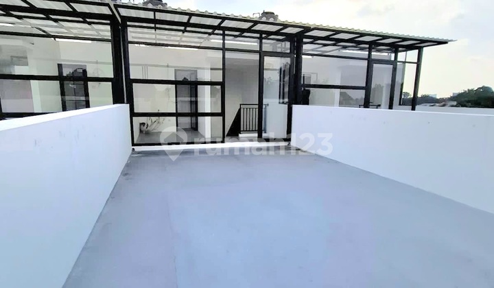 Shop house.ready for use.by the main road.Kebagusan.Pasar Minggu.SHM 2