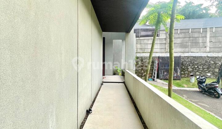 Rumah.tropis.semifurnished.dengan Kolam Renang.sektor 9 Bintaro.jaya 2
