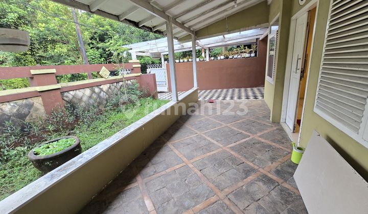 Quick Sale: House with Large Yard, Near Sektor 2 Station, Bintaro Jaya. 2