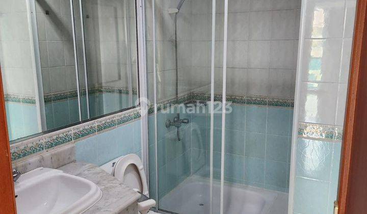 kamar mandi apartemen 2br casablanca semifurnished pusat