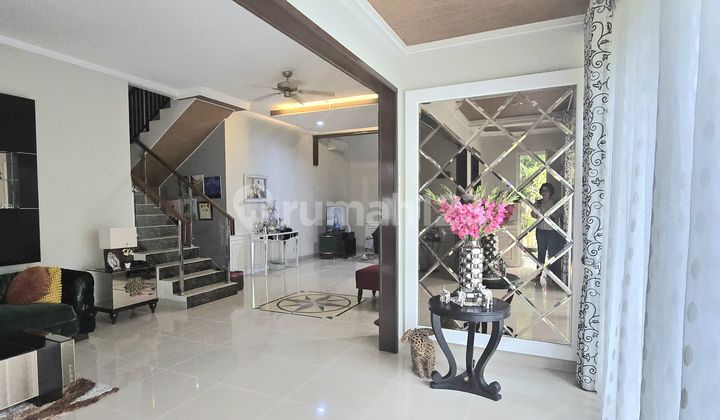 Hoek House Kebayoran Bintaro.jaya Near Toll Road and Commuter Line. 2