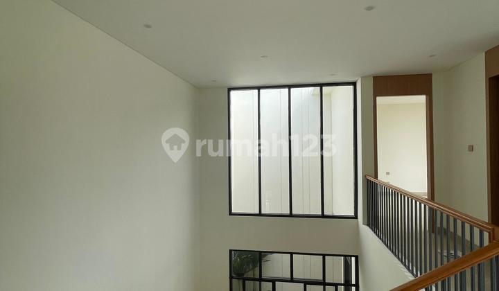 Hook House. Ready to Occupy Near Brigif Toll Road, Cinere, Depok. 2