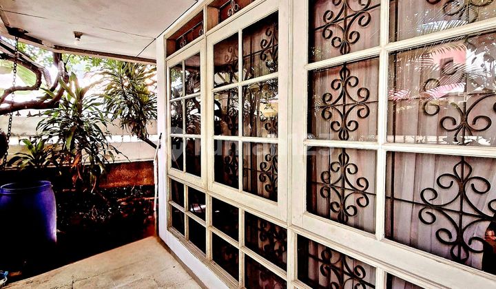 Hook House, Strategic Location in Tanjung Duren, Land 169 sqm, Negotiable Price