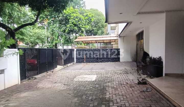 Bangunan 2 lantai cocok utk Usaha, Hunian di Gandaria, Strategis 2