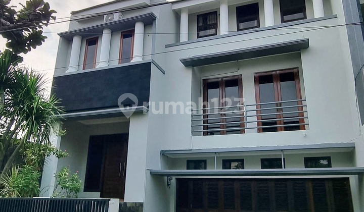 Well-maintained house in Kavling DKI Meruya, close to toll access, schools, negotiable. 2