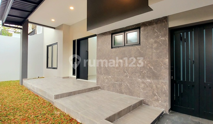 Rumah Modern Minimalis di BSD, dekat Al Azhar, Ursula, Harga Nego