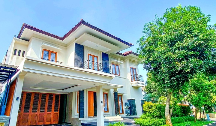 Bangunan Bagus, Tanah Luas Di Senayan Bintaro, dpn taman, Nego