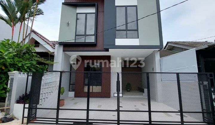 Rumah 2 Lantai Row Jalan Lebar Lingkungan Aman dan Nyaman di Bsd