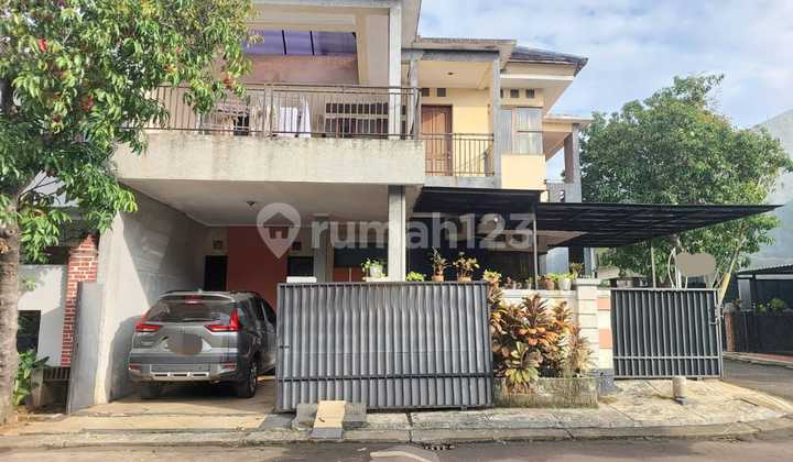 Rumah 2 Lantai Hoek Harga Menarik di Bintaro Jaya Sektor 9