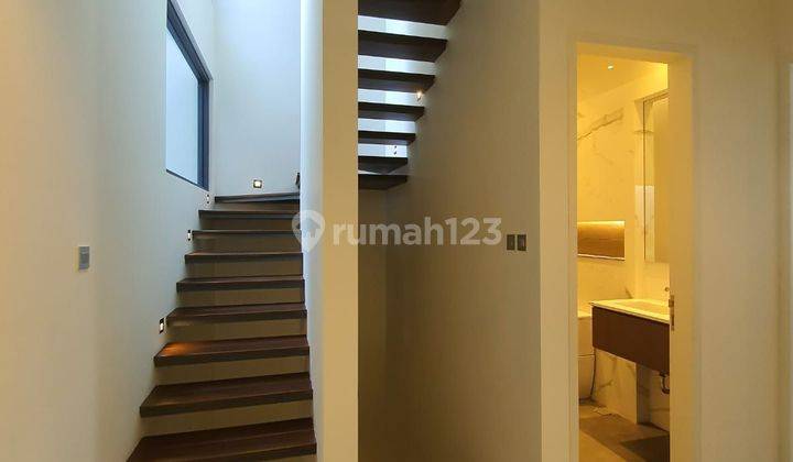 Rumah 3 Lantai Industrial Modern Semi Furnished Di Bintaro 2