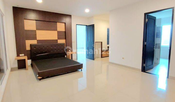 Rumah Full Renovasi Semi Furnished Taman Depan Di Alam Sutera 2