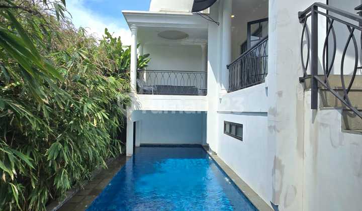 Rumah Design Classic Dalam Cluster Besar di Bintaro Jaya Sektor 9