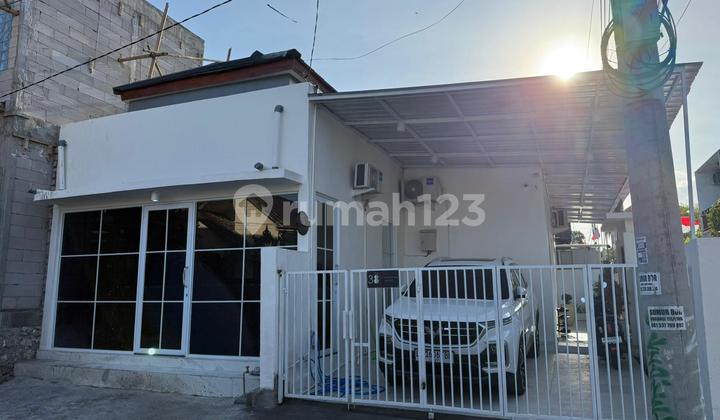 Rumah Hoek Nuansa Taman Jalan Utama Cukup Lebar Di Jimbaran  1