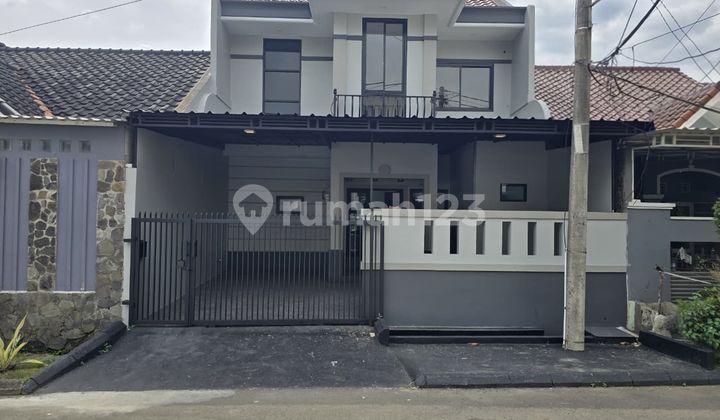 Rumah Minimalis Master Bedroom Dilantai Bawah Siap Huni di BSD