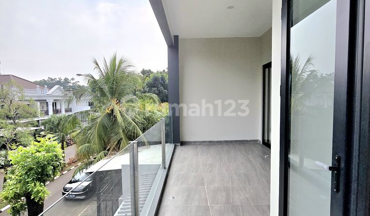 New House Minimalist Modern Design Semi Furnished in BSD City 2