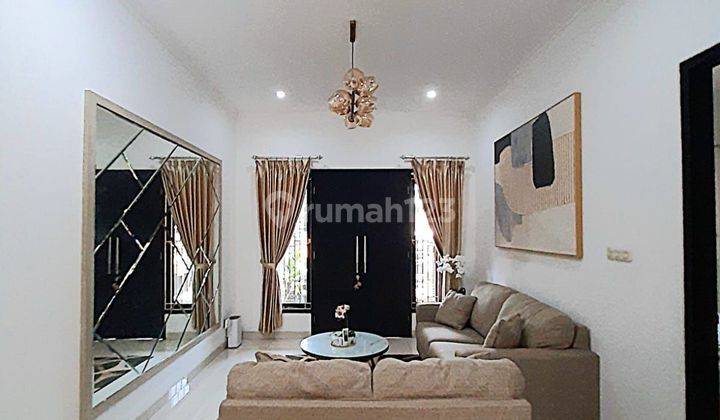 Rumah Modern Taman Depan Dan Belakang Di Perumahan Serpong 2