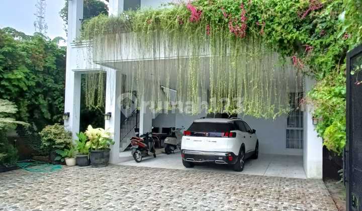 Rumah Asri Lingkungan Aman Bebas Banjir di Bintaro Sektor 5