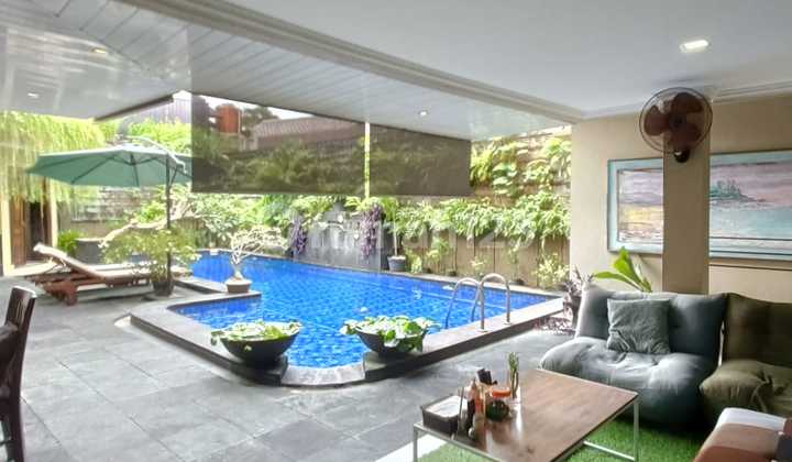 Rumah Asri Bernuansa Bali Dilengkapi Kolam Renang di Bintaro Jaya