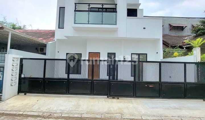 Rumah Baru 2 Lantai Desain Modern Lokasi Strategis di BSD