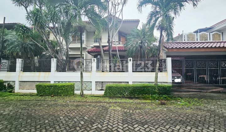 House with Spacious Land, Flood-Free Location in Bintaro Sector 3