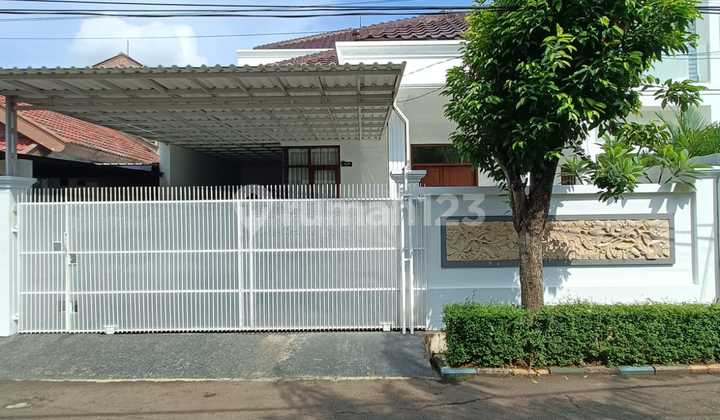 Rumah Cantik Siap Huni Full Renovasi di Bintaro Jaya Sektor 2