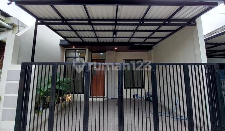 Modern Minimalist House Master Bedroom with Ensuite Bathroom in BSD Modern Minimalist House Master Bedroom with Ensuite Bathroom in BSD