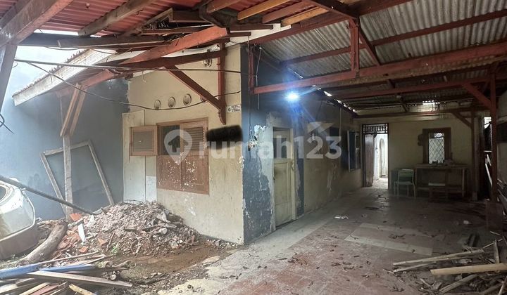 Land Calculated House Attractive Price Good Location in Pesanggrahan 2