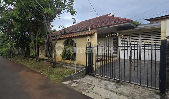 Rumah 1 Lantai Perlu Renovasi Jalan Lebar di Bintaro Sektor 3