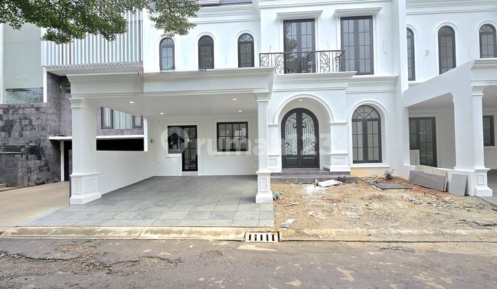 House in Front of Park with Private Swimming Pool in Bintaro Sector 9