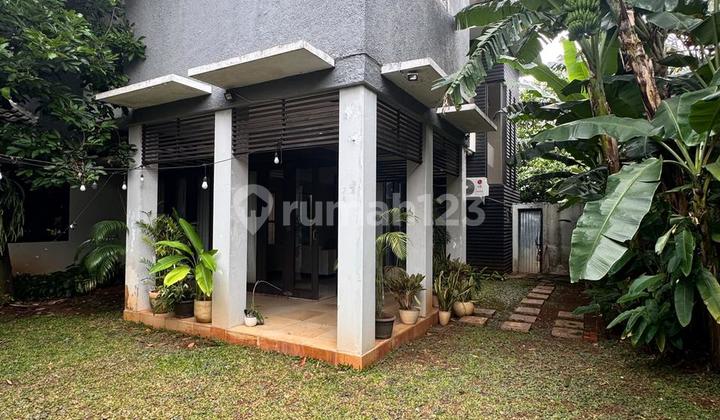 Rumah Dengan Taman Luas Cocok Untuk Hunian Dan Usaha Di Kreo Rumah Dengan Taman Luas Cocok Untuk Hunian Dan Usaha Di Kreo