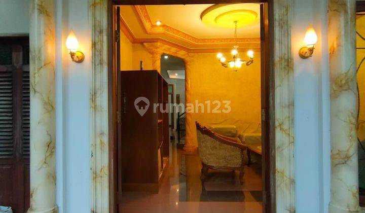 Design Classic, Rumah Siap Huni Di Jakarta Selatan  2