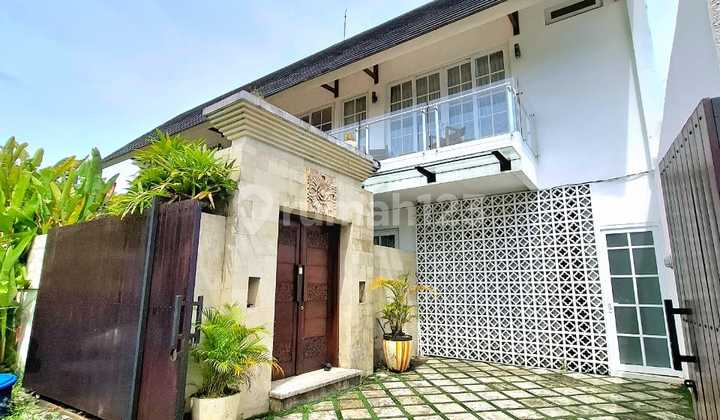 Beautiful Villa with Swimming Pool Fully Furnished in Jimbaran Beautiful Villa with Swimming Pool Fully Furnished in Jimbaran