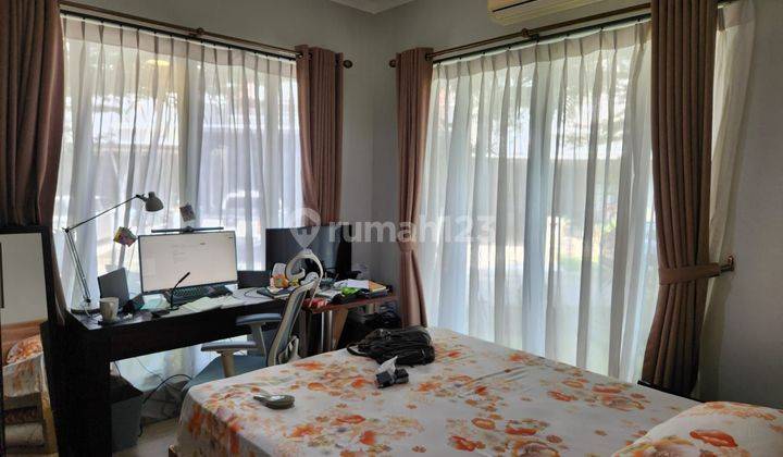 Rumah Cantik Posisi Hoek Halaman Luas Di Bintaro Jaya Sektor 9 2