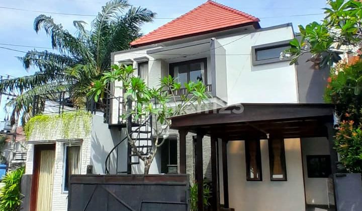 Rumah Fully Furnished Ada Balcon dengan Kolam Renang di Jimbaran 2